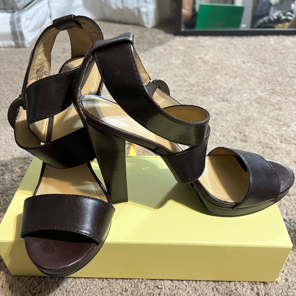 Nine West Tukio Leather Buckle Sandal